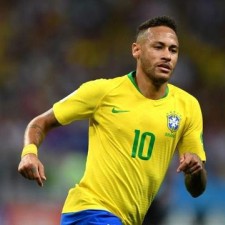 Brasilien hold betalte respekt for designeren af deres fodbolduniform